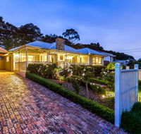 Lovely 5BR full house in Glen Waverley walk to train bus  shops - Rental Cars
