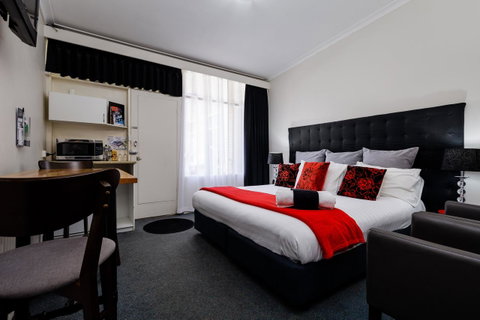 Bendigo Oval Motel - Rental Cars 4