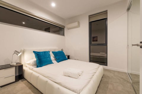 Doncaster Private Collection 2 Bed Townhouse@Pearl - Rental Cars 8