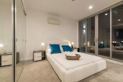 Doncaster Private Collection 2 Bed Townhouse@Pearl - Rental Cars 6