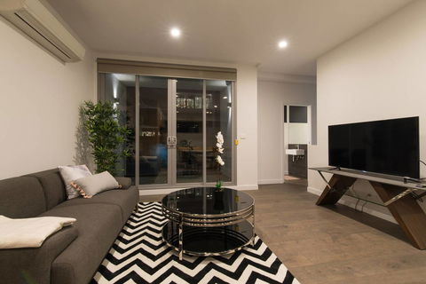 Doncaster Private Collection 2 Bed Townhouse@Pearl - Rental Cars 1