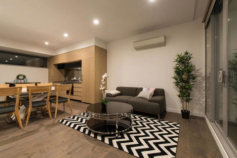 Doncaster Private Collection 2 Bed Townhouse@Pearl - Rental Cars 3