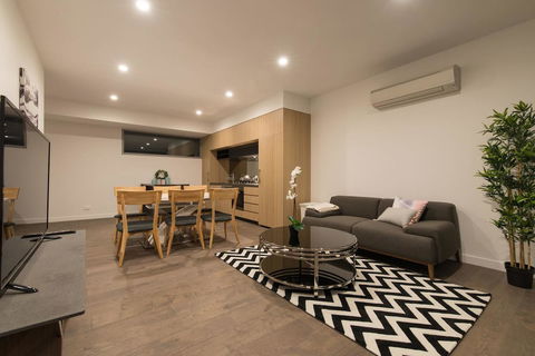 Doncaster Private Collection 2 Bed Townhouse@Pearl - Rental Cars 0