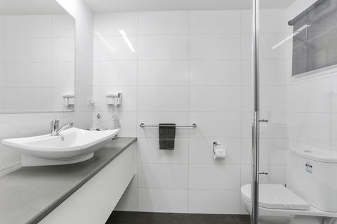 Comfort Inn Warrnambool International - Rental Cars 18