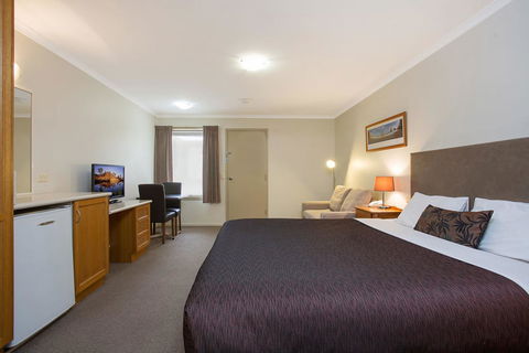 Comfort Inn Warrnambool International - Rental Cars 9