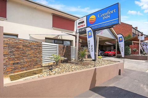 Comfort Inn Warrnambool International - Rental Cars 2