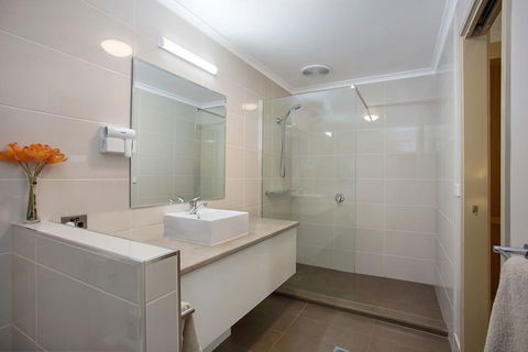 Comfort Inn Warrnambool International - Rental Cars 12