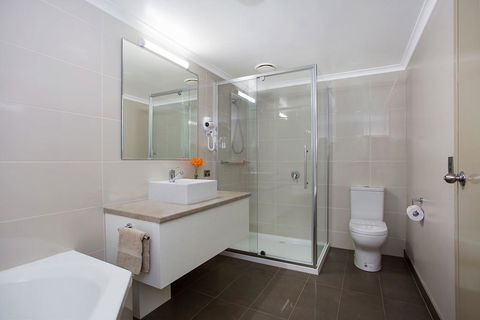 Comfort Inn Warrnambool International - Rental Cars 10