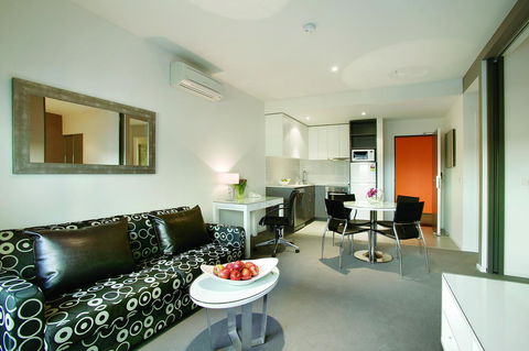 Punthill Oakleigh - Rental Cars 3