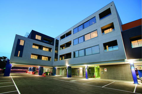 Punthill Oakleigh - Rental Cars 1