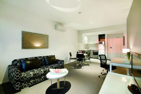 Punthill Oakleigh - Rental Cars 5