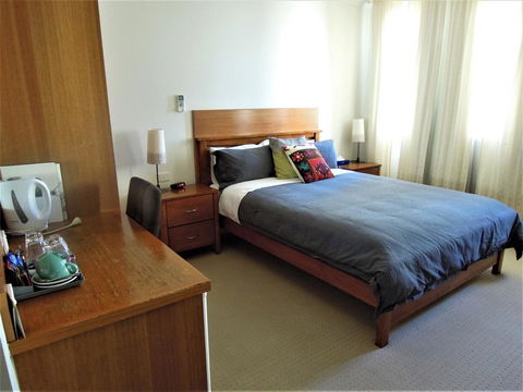 Plough Hotel - Rental Cars 4