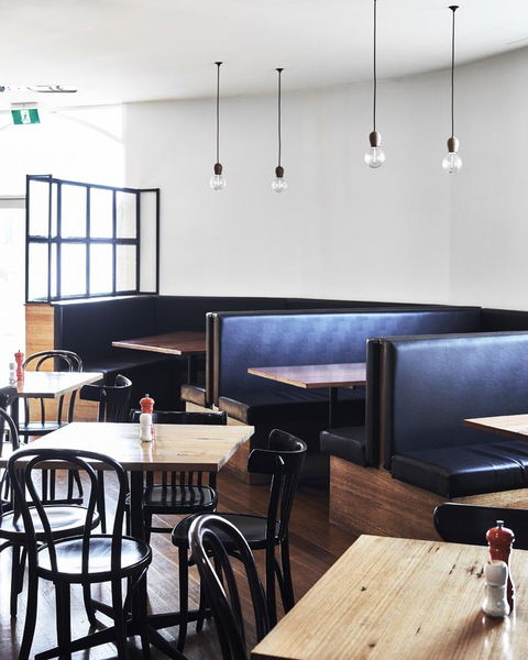 Plough Hotel - Rental Cars 13