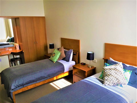 Plough Hotel - Rental Cars 8