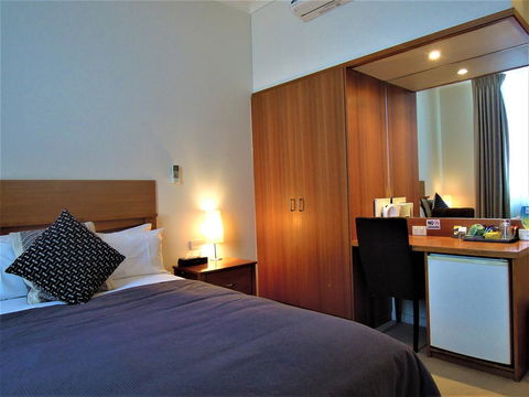 Plough Hotel - Rental Cars 7