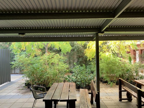 CROWN CENTRAL BUSINESS DISTRICT MOTEL - NO UNDER 18s - Rental Cars 1