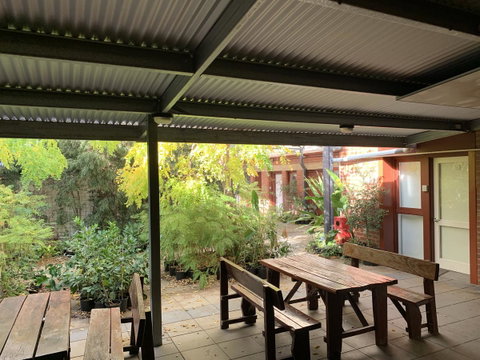 CROWN CENTRAL BUSINESS DISTRICT MOTEL - NO UNDER 18s - Rental Cars 2