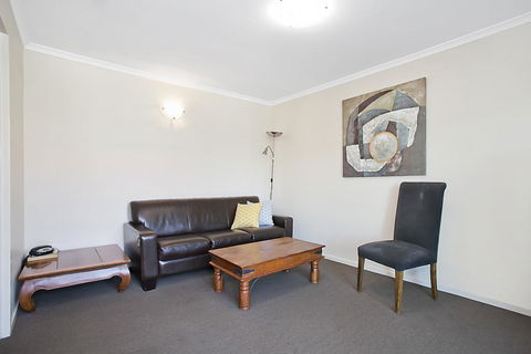 Quality Inn & Suites The Menzies - Rental Cars 30