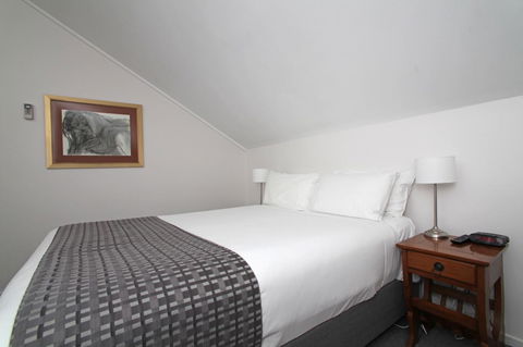 Quality Inn & Suites The Menzies - Rental Cars 25