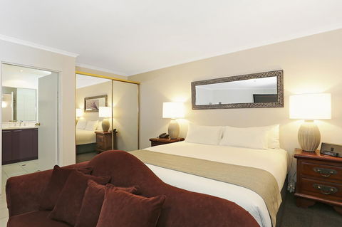 Quality Inn & Suites The Menzies - Rental Cars 36
