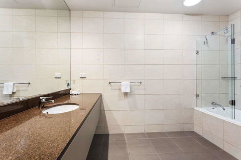 Quality Hotel Bayside Geelong - Rental Cars 15