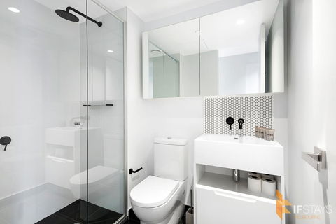 IFSuites (IFSTAYS) Light House Victoria One Apartment - Rental Cars 5
