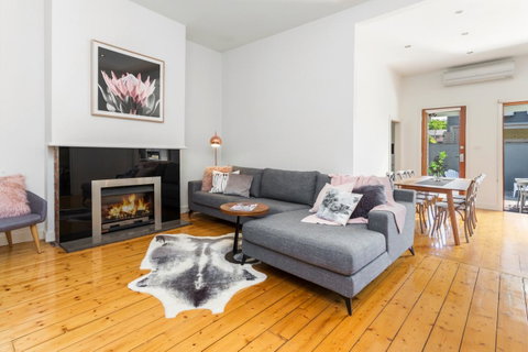 Central Bendigo Cottage, Walk To Everywhere!! - Rental Cars 0