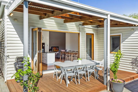 Central Bendigo Cottage, Walk To Everywhere!! - Rental Cars 2