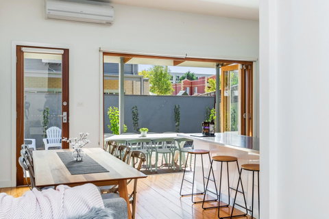 Central Bendigo Cottage, Walk To Everywhere!! - Rental Cars 8