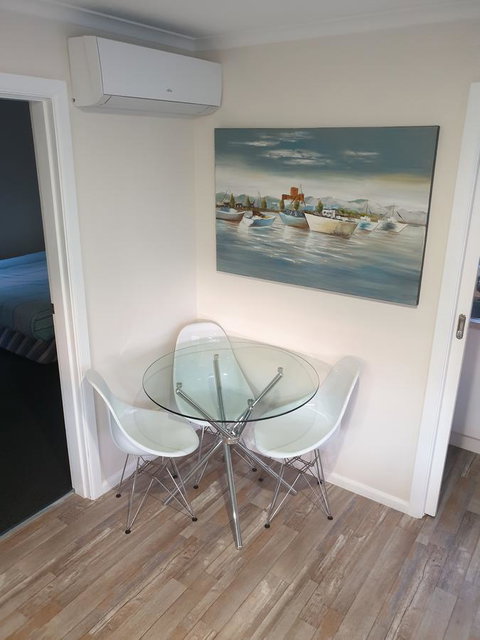 Beachcomber Holiday Units - Rental Cars 5