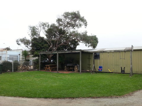 Beachcomber Holiday Units - Rental Cars 25