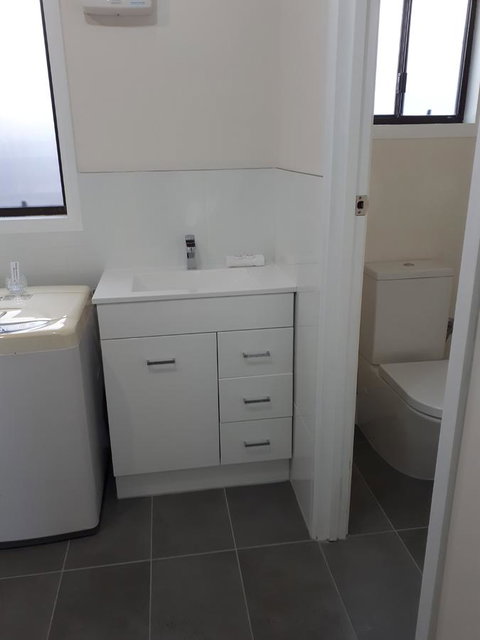 Beachcomber Holiday Units - Rental Cars 8