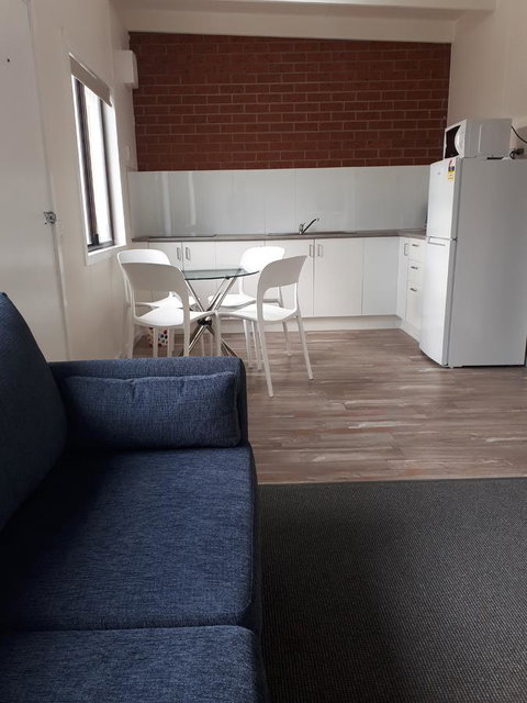 Beachcomber Holiday Units - Rental Cars 11