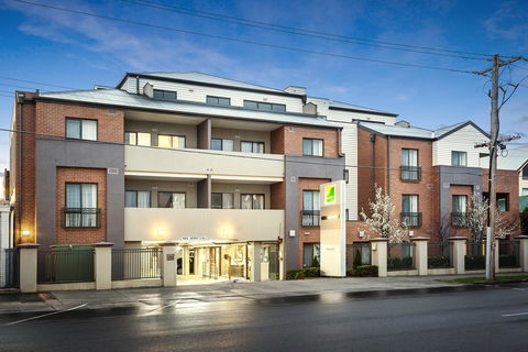 Quest Geelong - Rental Cars 1