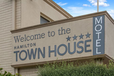 Hamilton Townhouse Motel - Rental Cars 11
