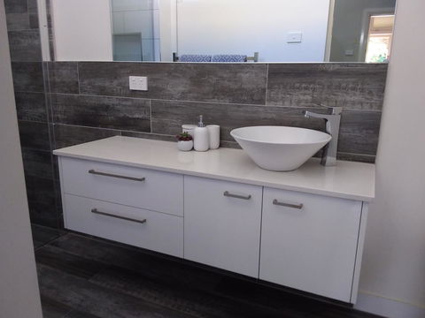 Boutique Heritage Studios On Ryrie Geelong CBD Opposite Hospital - Rental Cars 13