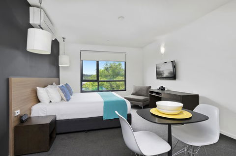 Vue Apartments Geelong - Rental Cars 9