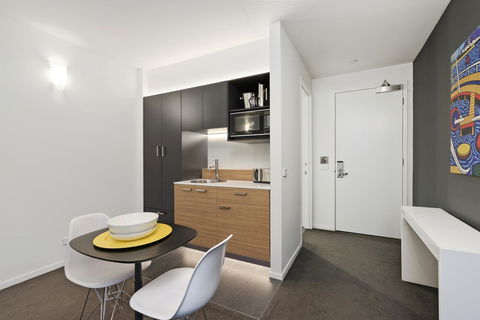 Vue Apartments Geelong - Rental Cars 2