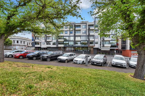 Vue Apartments Geelong - Rental Cars 28