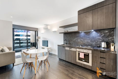 IFSuites (IFSTAYS) North Apartment - Rental Cars 13