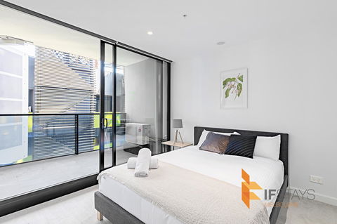 IFSuites (IFSTAYS) North Apartment - Rental Cars 3