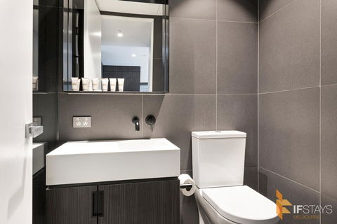 IFSuites (IFSTAYS) North Apartment - Rental Cars 8