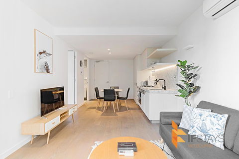 IFSuites (IFSTAYS) North Apartment - Rental Cars 4