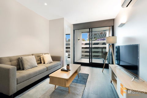 IFSuites (IFSTAYS) North Apartment - Rental Cars 11