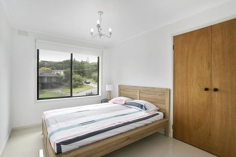 Fairhills - NEW LISTING, Beautifully Styled - Rental Cars 4