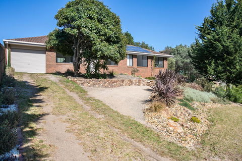 Fairhills - NEW LISTING, Beautifully Styled - Rental Cars 9