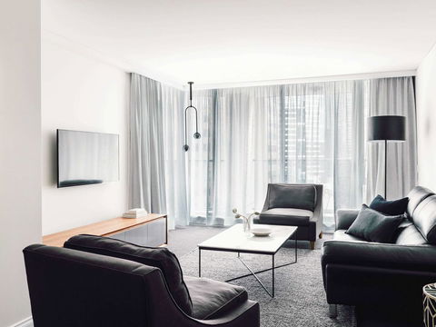 Quay West Suites Melbourne - Rental Cars 6