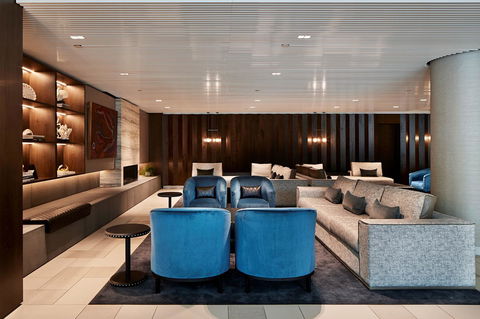 Quay West Suites Melbourne - Rental Cars 9