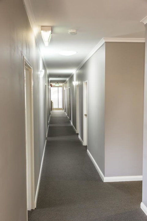Barkly Motorlodge - Rental Cars 32