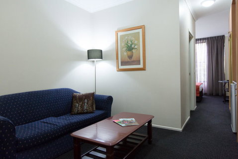 Barkly Motorlodge - Rental Cars 12